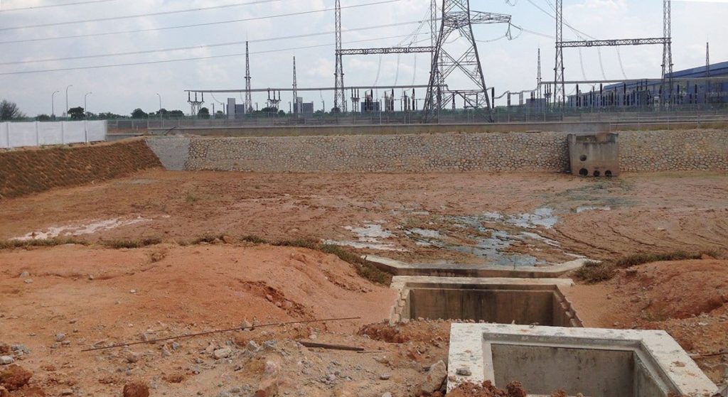 Underground water detention vault